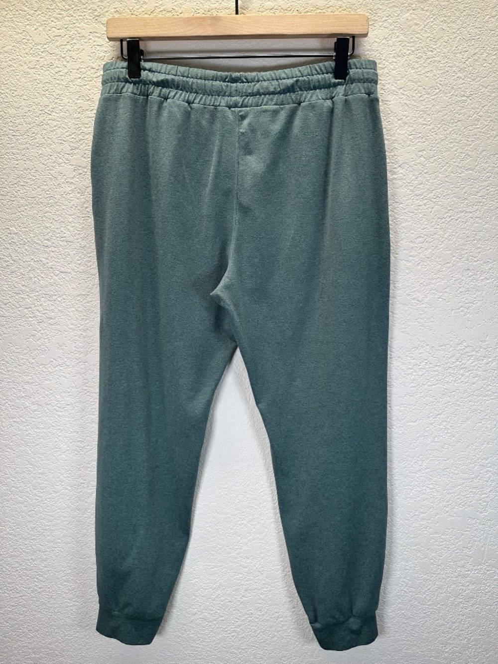 Vuori Womens Jogger The Rise The Shine Sz. M Medium Pull on Adjustable Logo Gym - Picture 12 of 13
